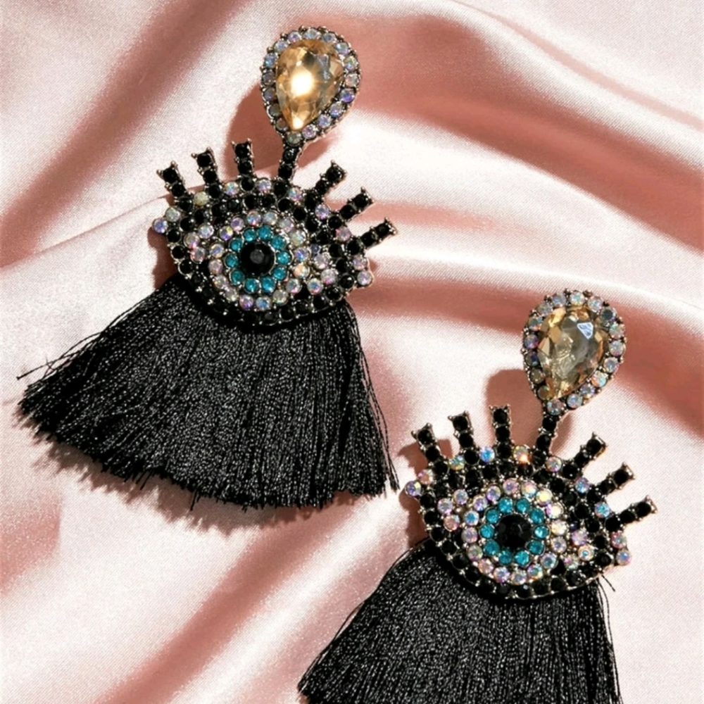 Eye Decor Tassel Drop earrings, engraved  rhinestone. - Picture 3 of 3